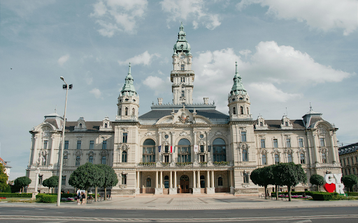 A large building with a clock tower and a clock from Chrome web store to be run with OffiDocs Chromium online A large building with a clock tower and a clock from Chrome web store to be run with OffiDocs Chromium online