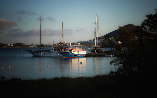 Fishing boats on the river in the afternoon from Chrome web store to be run with OffiDocs Chromium online Fishing boats on the river in the afternoon from Chrome web store to be run with OffiDocs Chromium online