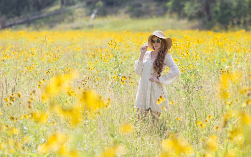 Girl in the yellow flower garden from Chrome web store to be run with OffiDocs Chromium online Girl in the yellow flower garden from Chrome web store to be run with OffiDocs Chromium online
