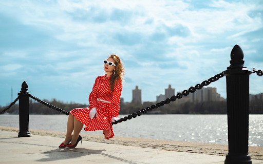Girl on a Swing from Chrome web store to be run with OffiDocs Chromium online Girl on a Swing from Chrome web store to be run with OffiDocs Chromium online