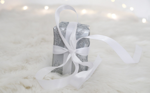 Sparkling silver paper gift box from Chrome web store to be run with OffiDocs Chromium online Sparkling silver paper gift box from Chrome web store to be run with OffiDocs Chromium online