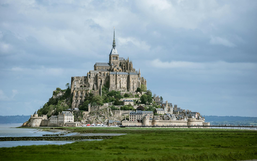 The Castle with the Spire from Chrome web store to be run with OffiDocs Chromium online The Castle with the Spire from Chrome web store to be run with OffiDocs Chromium online