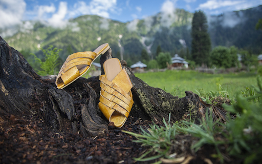 Yellow leather sandals from Chrome web store to be run with OffiDocs Chromium online Yellow leather sandals from Chrome web store to be run with OffiDocs Chromium online