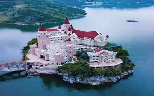 Castle wallpaper in the middle of the lake from Chrome web store to be run with OffiDocs Chromium online Castle wallpaper in the middle of the lake from Chrome web store to be run with OffiDocs Chromium online
