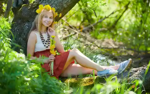 The girl and the bracelet on her head from Chrome web store to be run with OffiDocs Chromium online The girl and the bracelet on her head from Chrome web store to be run with OffiDocs Chromium online